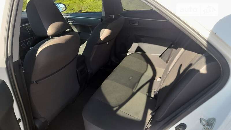 Седан Toyota Corolla 2016 в Рівному