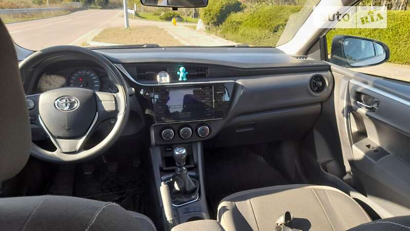 Седан Toyota Corolla 2016 в Рівному