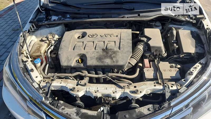 Седан Toyota Corolla 2016 в Рівному