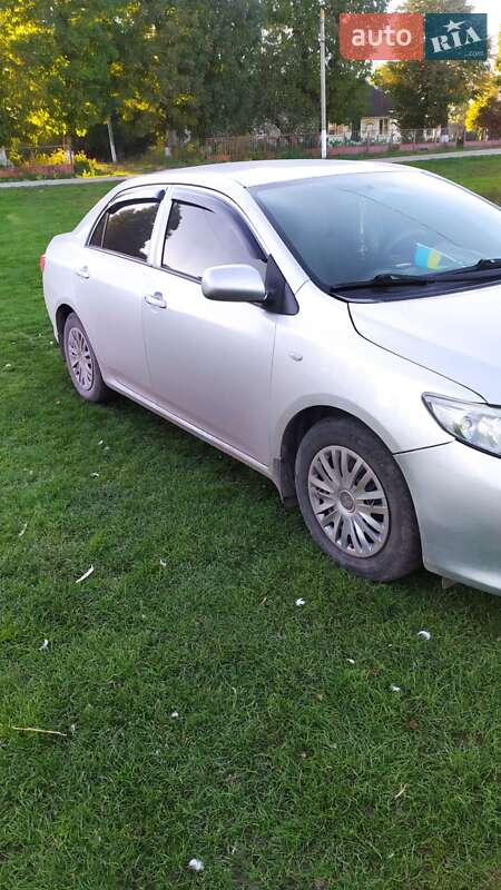 Седан Toyota Corolla 2008 в Теофіполі