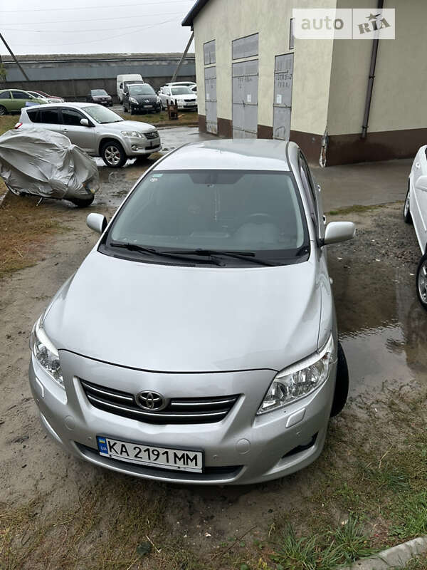 Седан Toyota Corolla 2007 в Нових Петрівцях