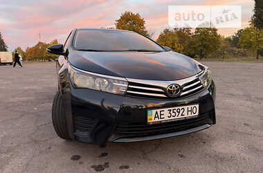 Седан Toyota Corolla 2014 в Кам'янському