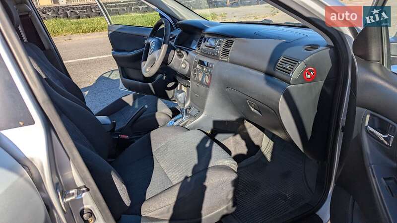 Седан Toyota Corolla 2003 в Львове