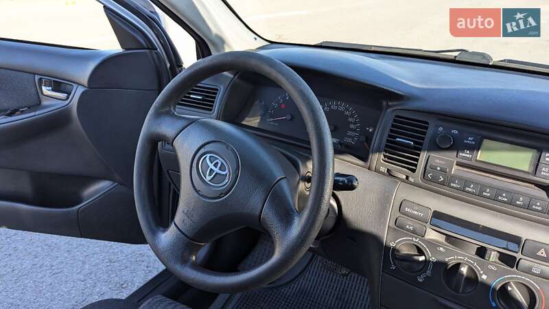 Седан Toyota Corolla 2003 в Львове