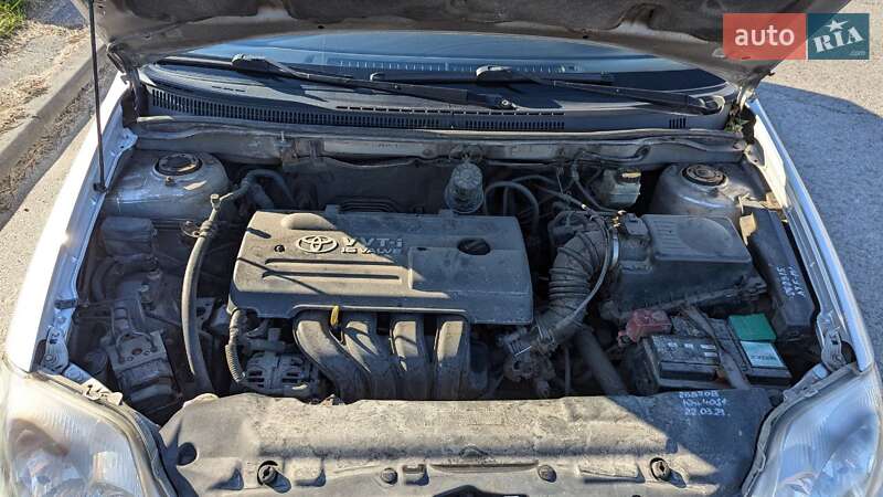 Седан Toyota Corolla 2003 в Львове