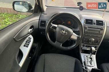 Седан Toyota Corolla 2012 в Івано-Франківську