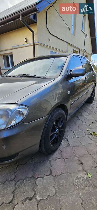 Седан Toyota Corolla 2003 в Нововолинську