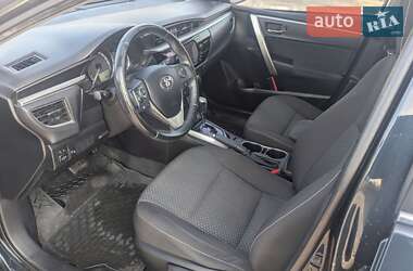 Седан Toyota Corolla 2014 в Ивано-Франковске