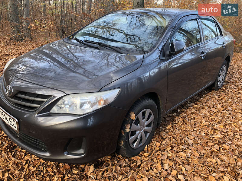 Седан Toyota Corolla 2010 в Черновцах