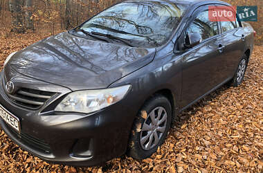 Седан Toyota Corolla 2010 в Черновцах