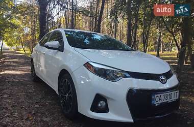 Седан Toyota Corolla 2015 в Золотоноші