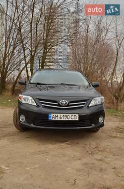 Седан Toyota Corolla 2011 в Ужгороді