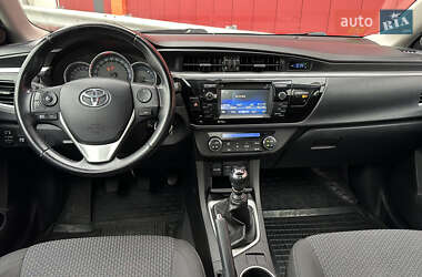 Седан Toyota Corolla 2013 в Киеве