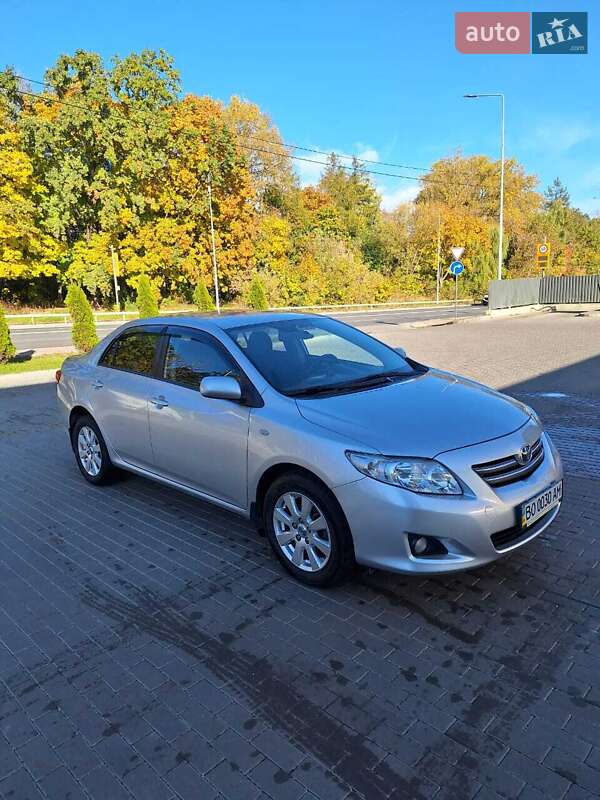 Седан Toyota Corolla 2008 в Тернополе