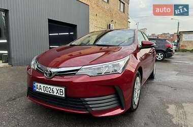 Седан Toyota Corolla 2018 в Киеве