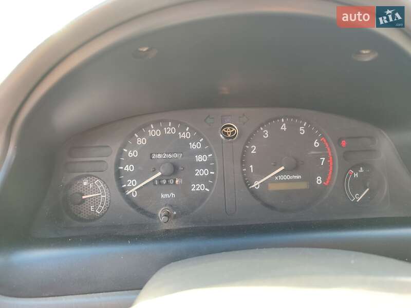 Хэтчбек Toyota Corolla 1998 в Павлограде