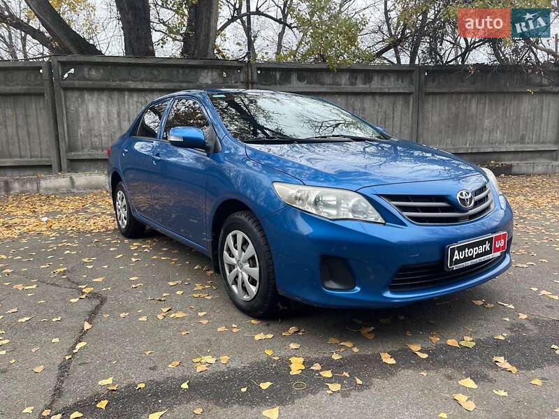 Седан Toyota Corolla 2011 в Киеве