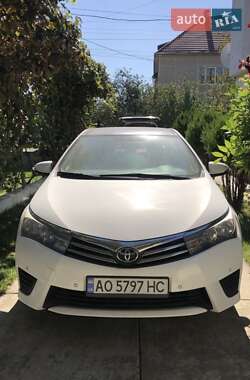 Седан Toyota Corolla 2014 в 