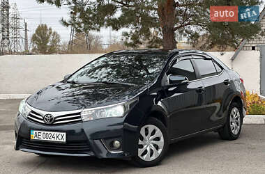 Седан Toyota Corolla 2013 в Днепре