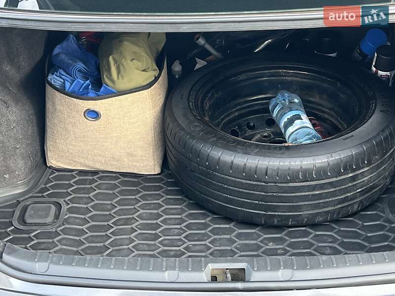 Седан Toyota Corolla 2008 в Херсоні