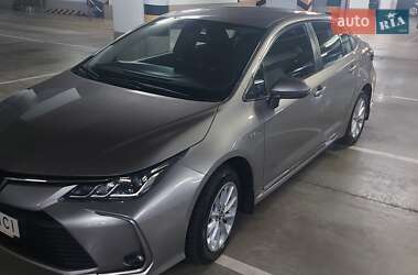 Седан Toyota Corolla 2019 в Киеве