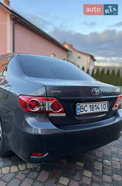 Седан Toyota Corolla 2012 в Львове