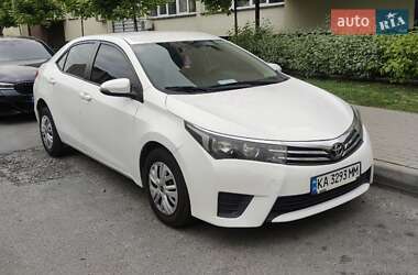 Седан Toyota Corolla 2013 в Рівному