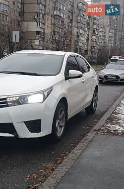 Седан Toyota Corolla 2014 в Києві