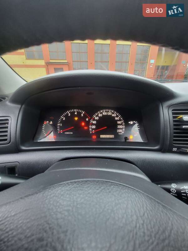 Хетчбек Toyota Corolla 2004 в Сарнах