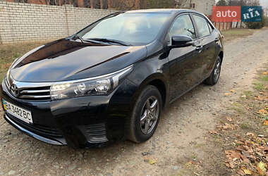 Седан Toyota Corolla 2013 в Харкові