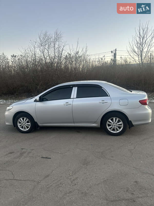 Седан Toyota Corolla 2010 в Вільнянську