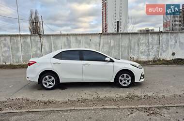 Седан Toyota Corolla 2017 в Києві