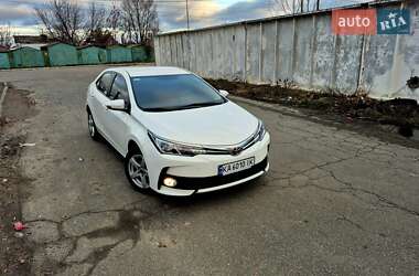 Седан Toyota Corolla 2017 в Києві