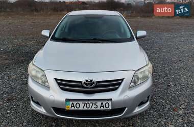 Седан Toyota Corolla 2008 в Ужгороді