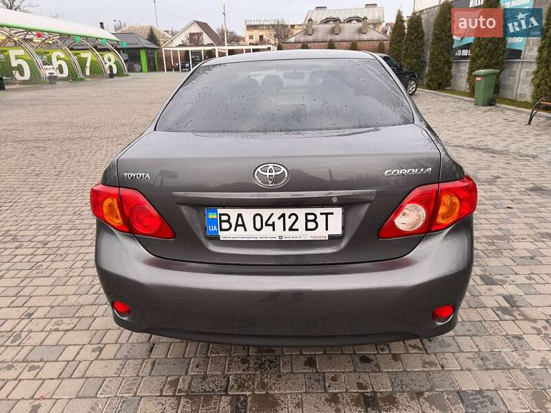 Седан Toyota Corolla 2008 в Кропивницком