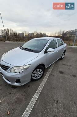 Седан Toyota Corolla 2011 в Києві