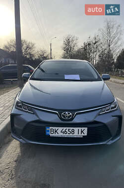 Седан Toyota Corolla 2019 в Березному