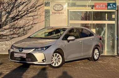 Седан Toyota Corolla 2020 в Ужгороді