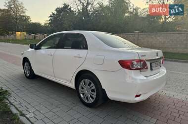 Седан Toyota Corolla 2012 в Ивано-Франковске