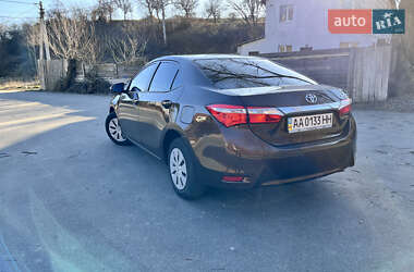 Седан Toyota Corolla 2018 в 