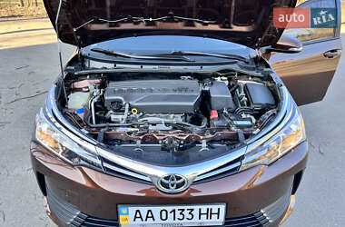Седан Toyota Corolla 2018 в 