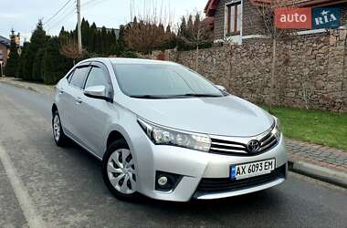 Седан Toyota Corolla 2015 в Києві