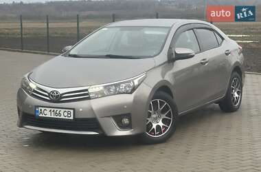 Седан Toyota Corolla 2013 в Луцке