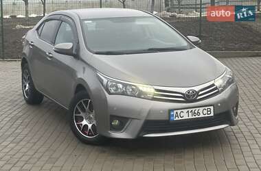 Седан Toyota Corolla 2013 в Луцке