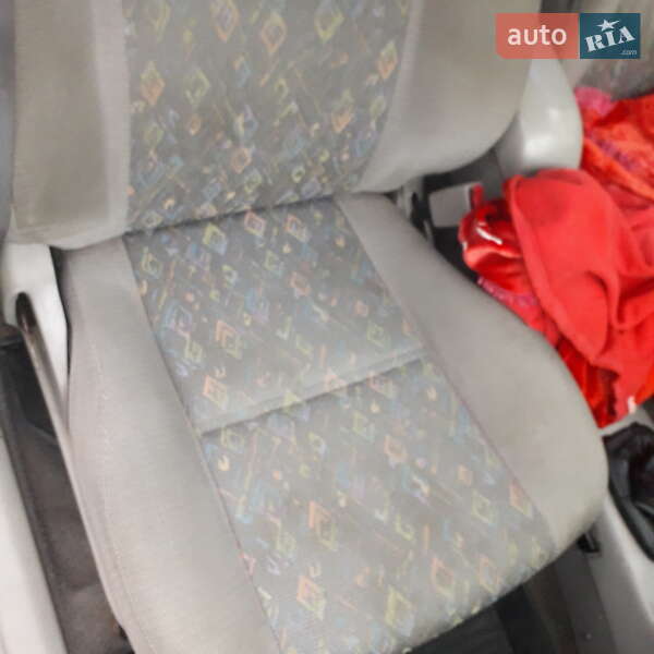 Седан Toyota Corolla 1998 в Дніпрі