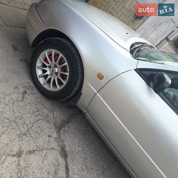 Седан Toyota Corolla 1998 в Дніпрі