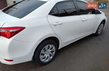 Седан Toyota Corolla 2015 в Дніпрі