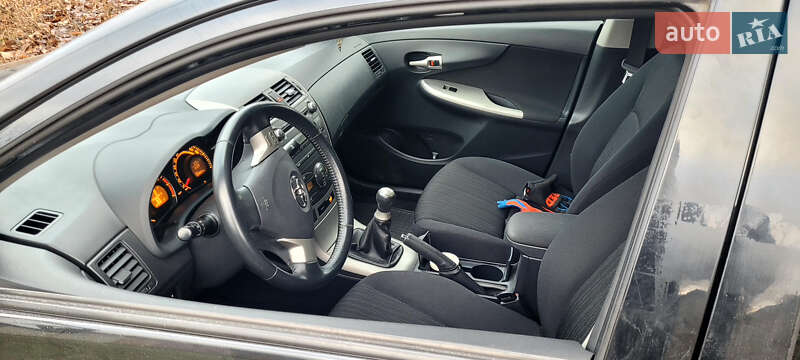 Седан Toyota Corolla 2008 в Кропивницком