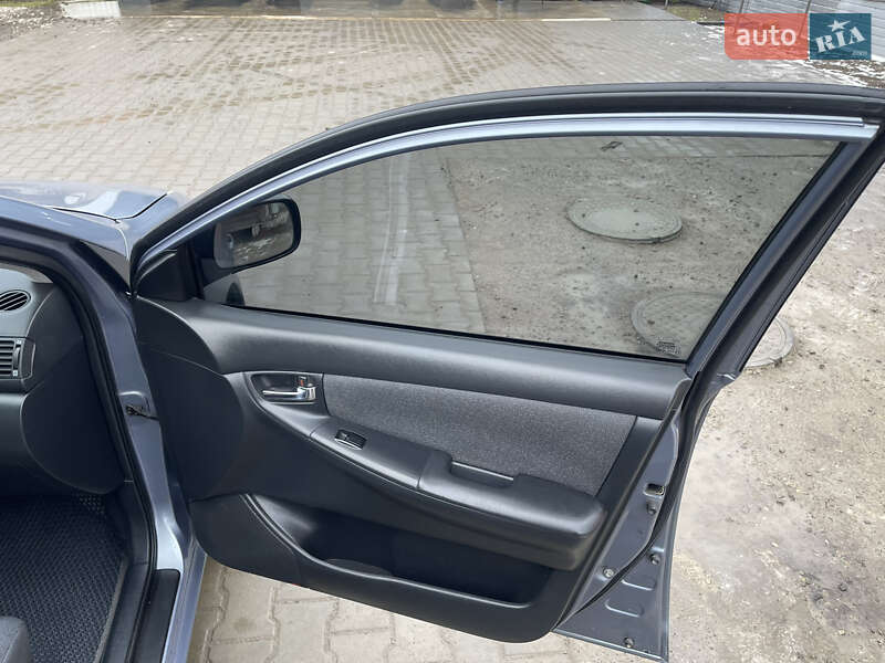 Универсал Toyota Corolla 2003 в Вашковцах