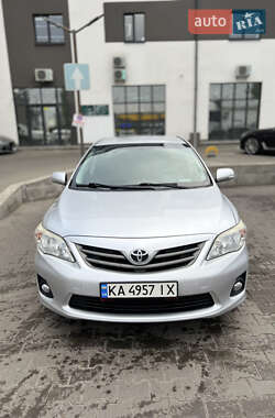 Седан Toyota Corolla 2010 в Києві